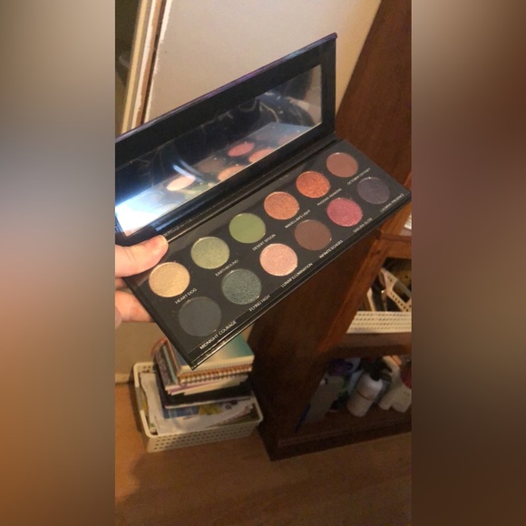 Sydney Grace x Temptalia On the Horizon Deep Eyeshadow Palette - Picture 2 of 6